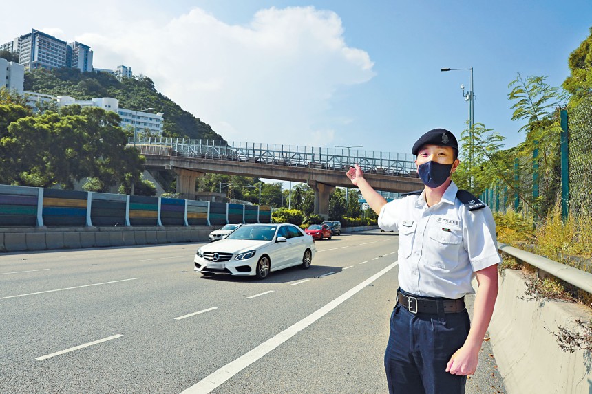 汽油彈燒身警司冀社會明白警隊辛酸中大衝突死守前綫兩日三夜