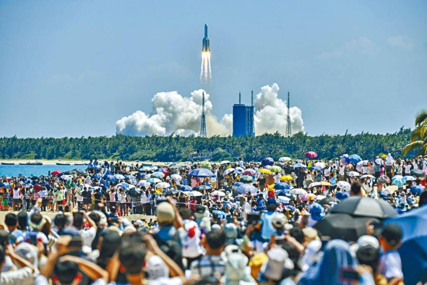 問天艙逐夢蒼穹神14太空人迎接海南搭載火箭成功發射升空